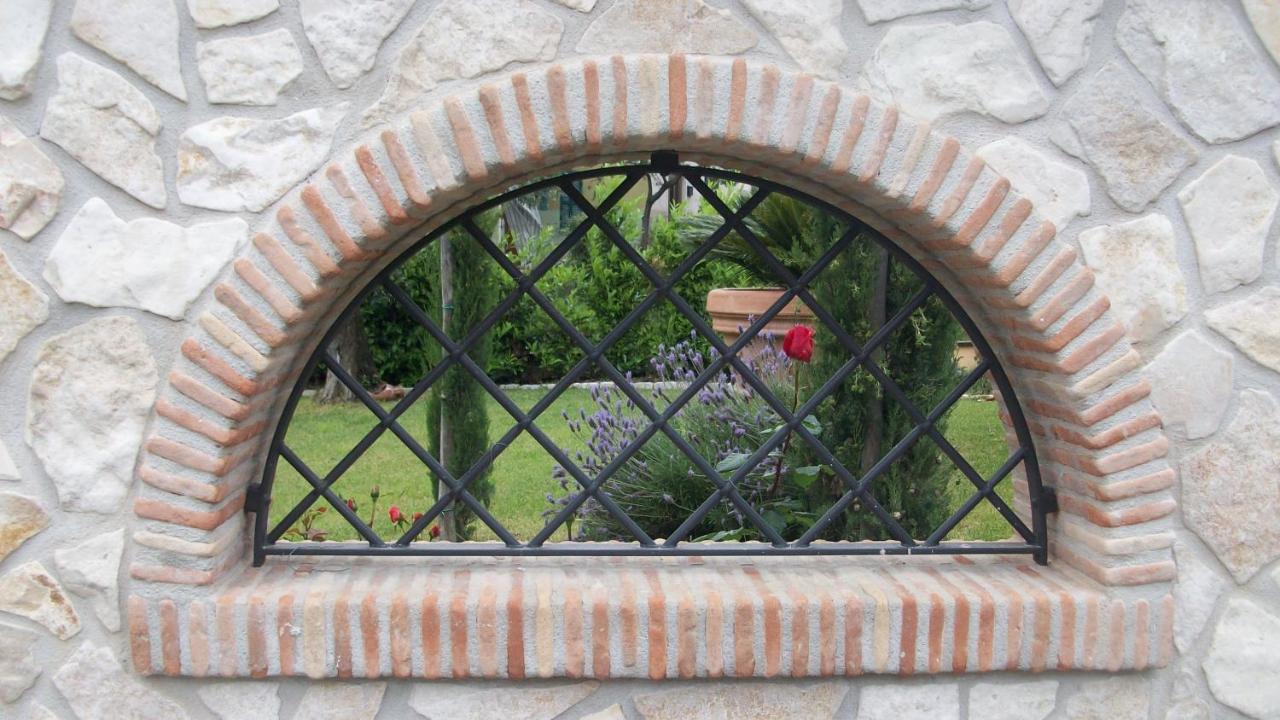 Il Giardino Degli Ulivi Bed & Breakfast Canneto  Exterior photo